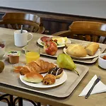 Ibis Centre Gare Hotel 3*