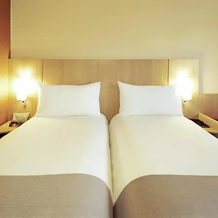 Ibis Centre Gare 3* シャルルロワ