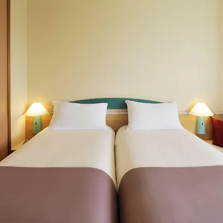Ibis Centre Gare シャルルロワ