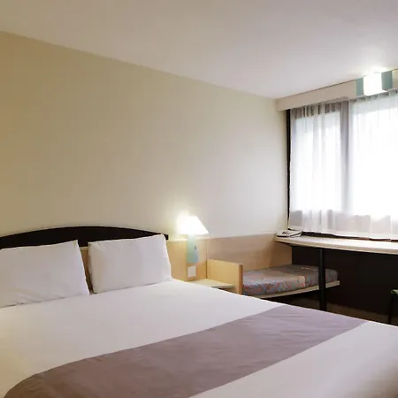Ibis Centre Gare ホテル