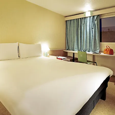 Ibis Centre Gare シャルルロワ
