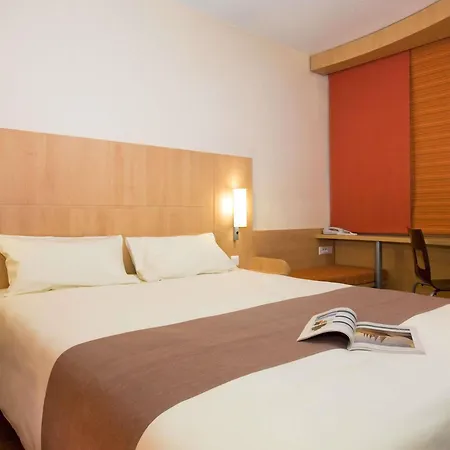 Ibis Centre Gare ホテル シャルルロワ