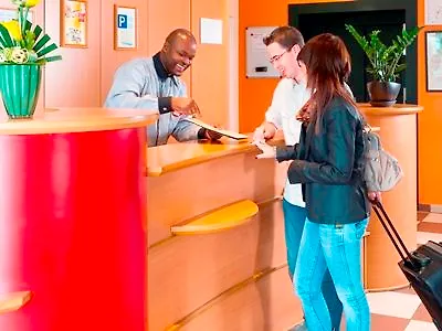 Ibis Centre Gare 3* シャルルロワ