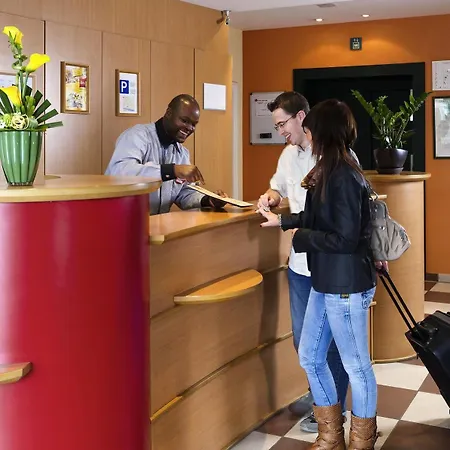 Ibis Centre Gare Hotel 3*