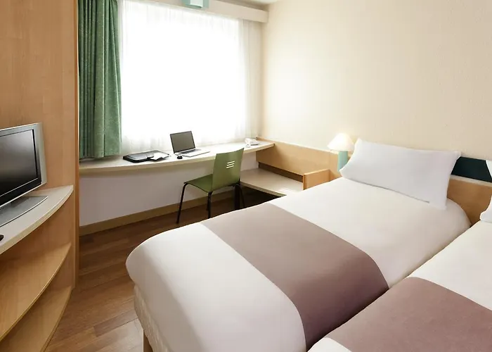 Ibis Centre Gare Hotel 3*