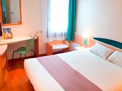 Отель Ibis Centre Gare Шарлеруа